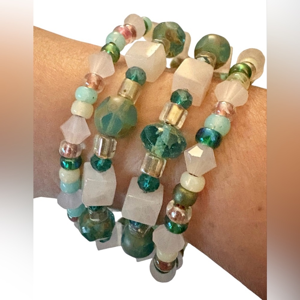 Rose Quartz, Czech Glass, and Crystal Beaded Wrap Bracelet. - Picture 6 of 7